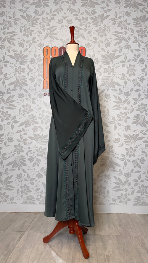 Embroidery DMC work closeup on Bottle Green abaya A006 open front abaya Pakistan
