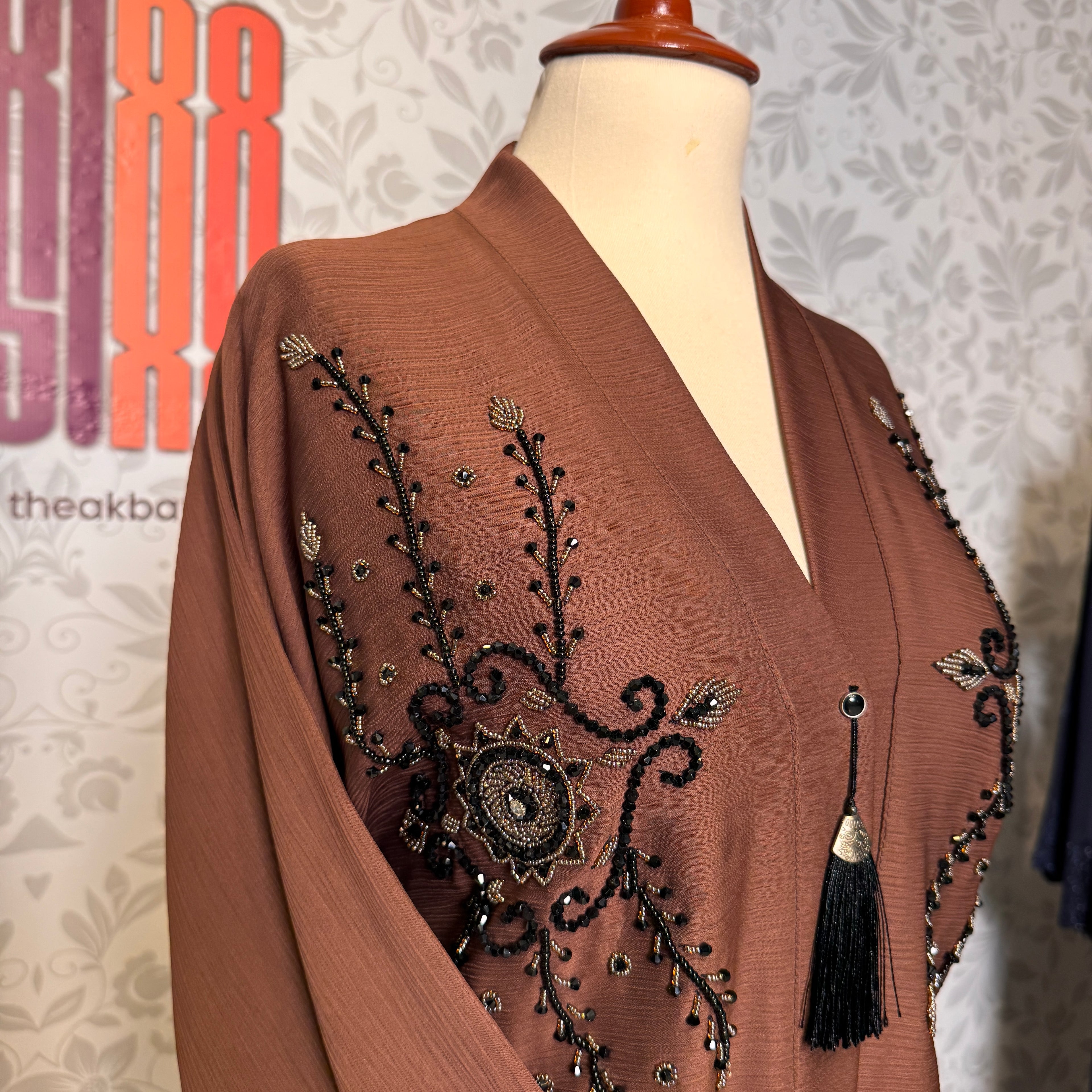 Abaya Open Front A005 hem and length detail closeup Brown abaya online shopping Pakistan
