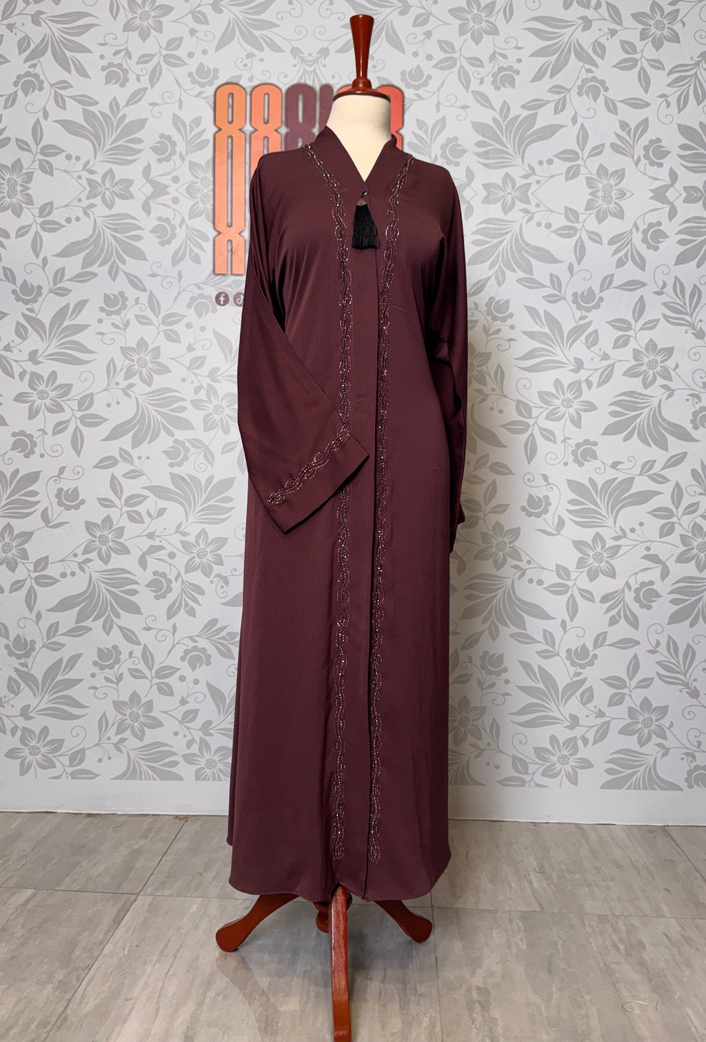 Abaya Open Front A003 hem and length detail closeup Maroon abaya online shopping Pakistan
