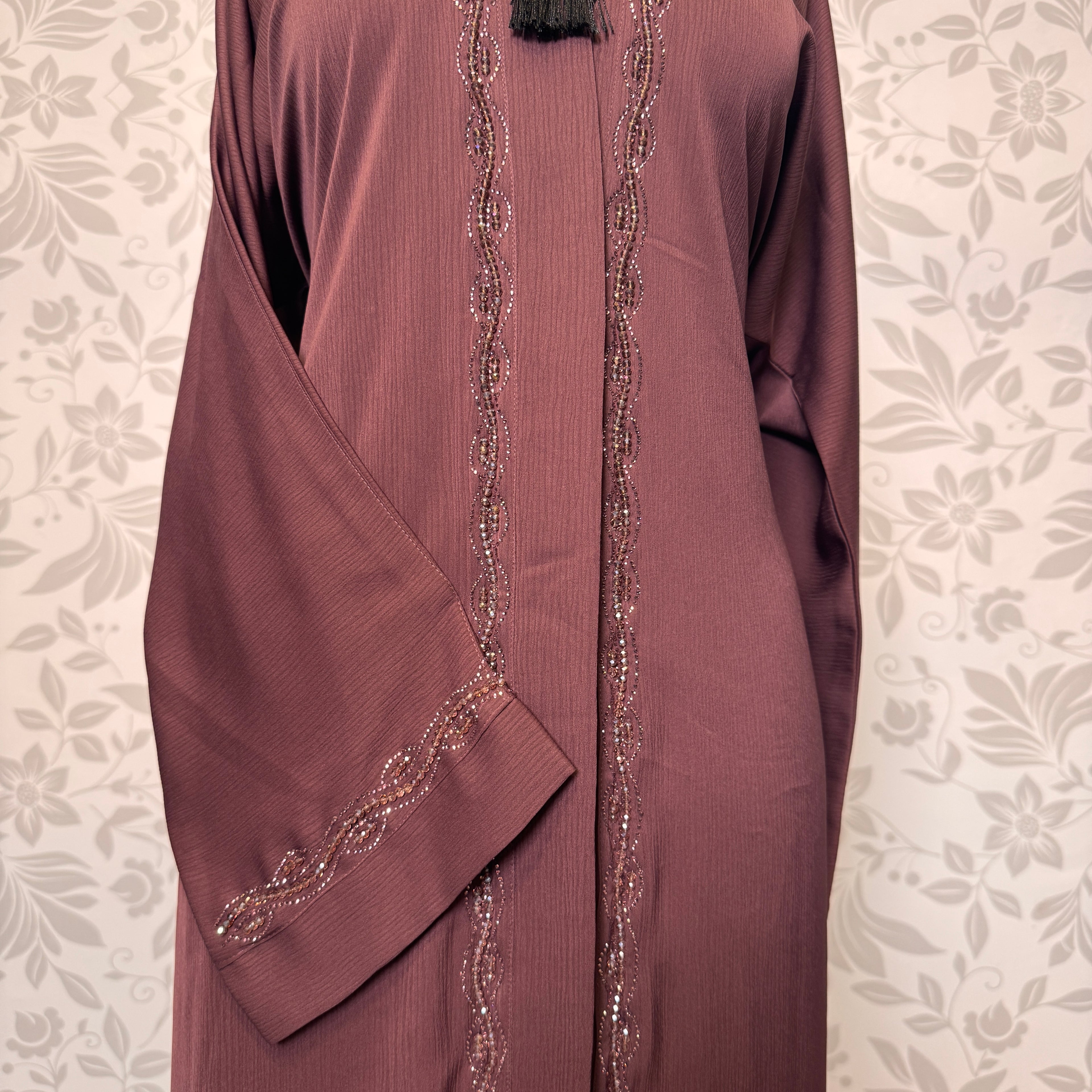 Cut Dana neckline detail closeup Maroon open front abaya designs Pakistan A003
