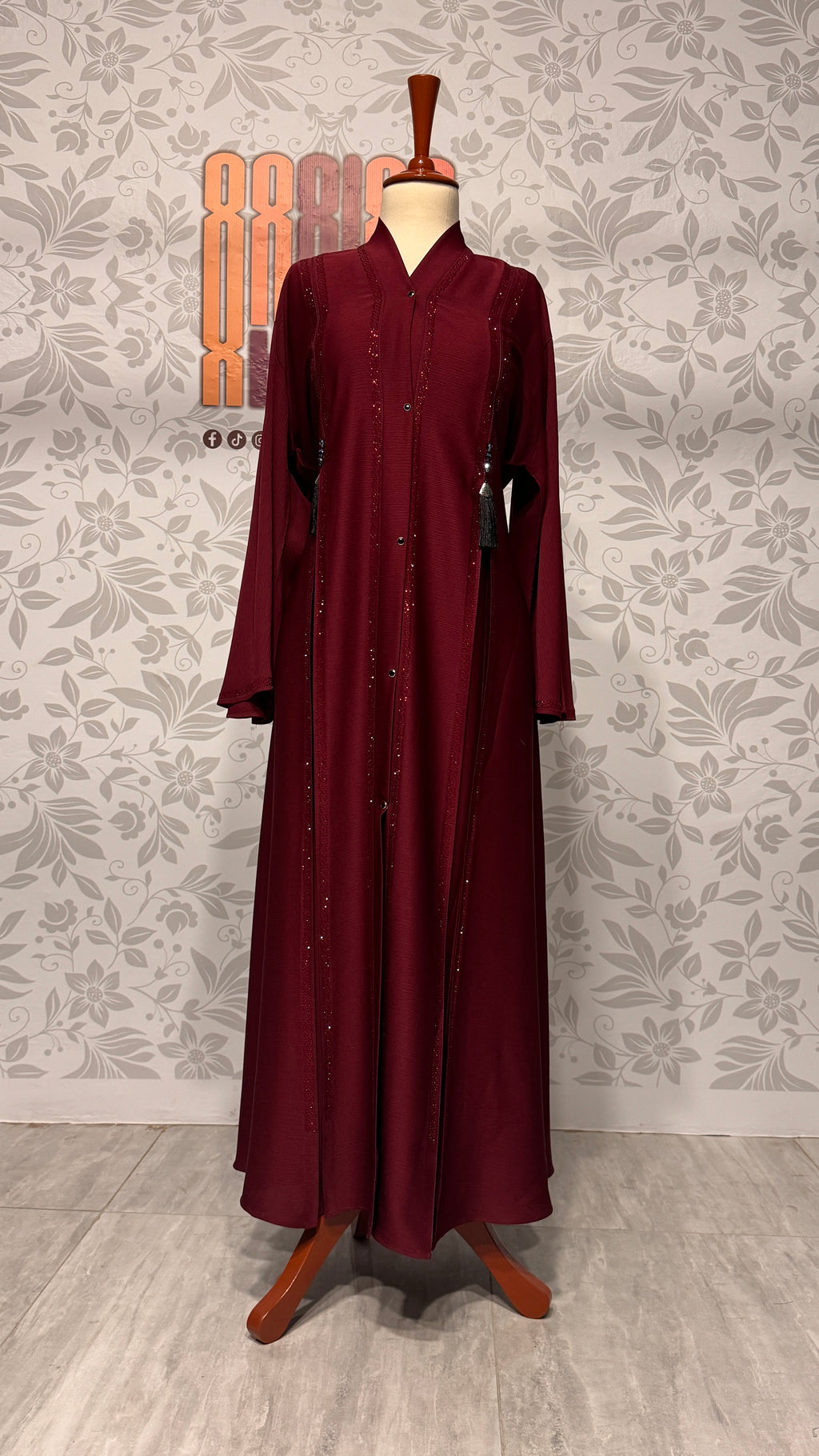 Abaya Open Front A001 hem and length detail closeup Maroon abaya online shopping Pakistan
