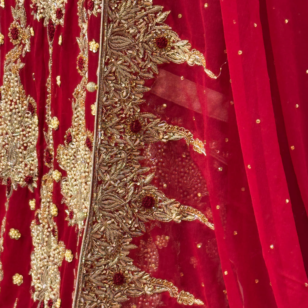 Bridal lehenga online Pakistan BL022 dupatta – deep anari red with heavy matha patti border and light three-side border wedding lehenga
