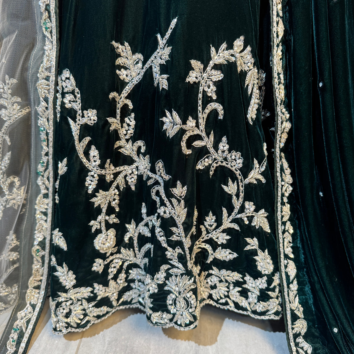 Velvet bridal lehenga Pakistani BL036 lehenga bottom – big flare velvet base dabka nakshi hand embroidery bridal lehenga design Pakistan
