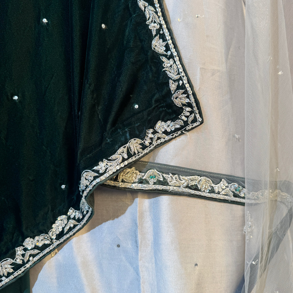 Double dupatta bridal lehenga Pakistani BL036 net dupatta – four side equal border hand embroidery bridal maxi for nikkah Pakistan
