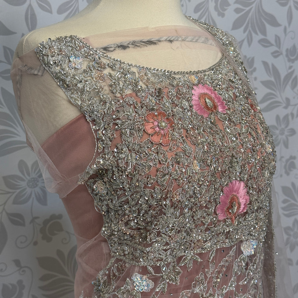 Bridal maxi for nikkah BM017 double inner view – light peach net with kora nakshi resham jewelry embroidery and structured inner Pakistan
