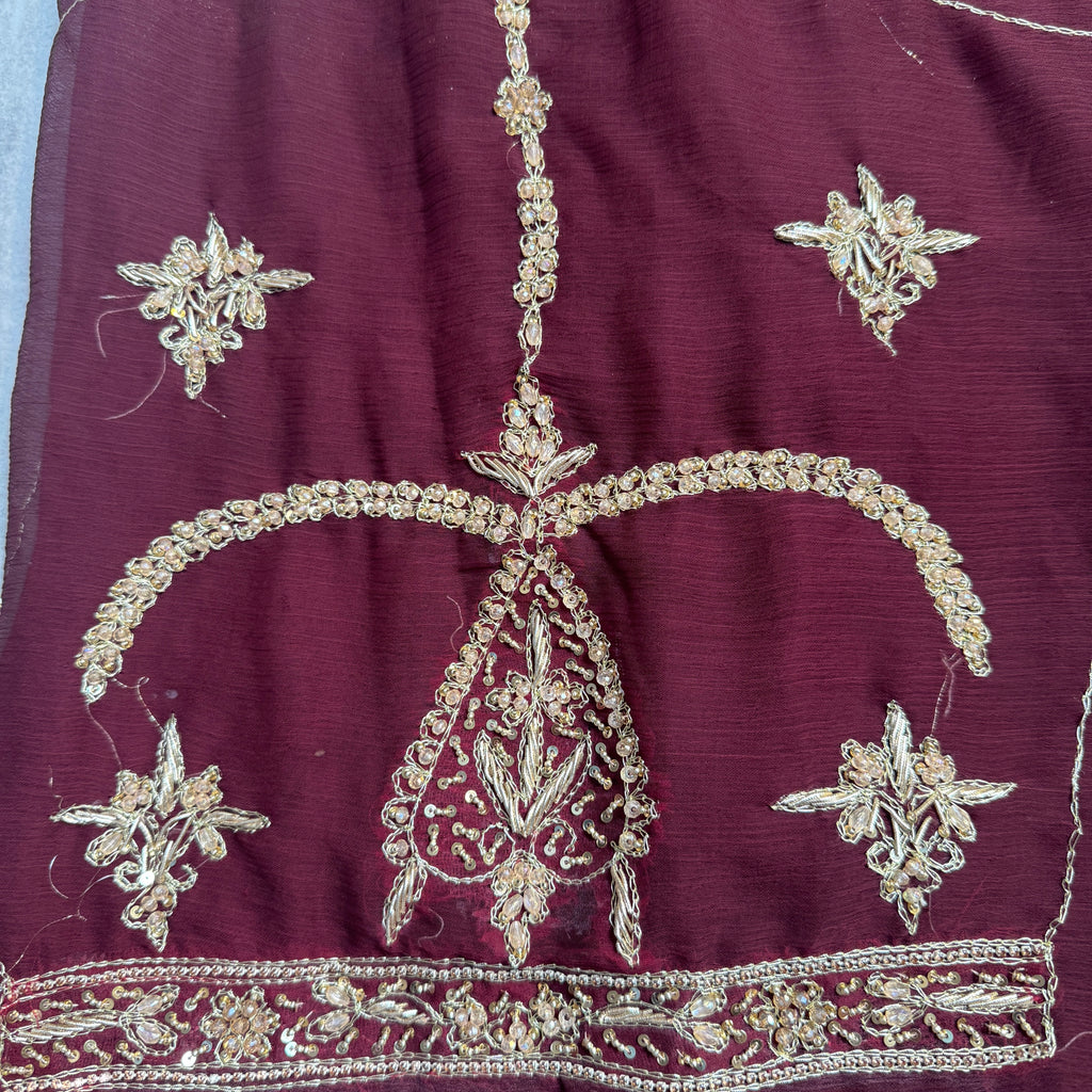 Bridal lehenga online Pakistan BL018 sleeves detail – nakshi kora pearl and jewelry hand embroidery on fresh maroon crinkle chiffon