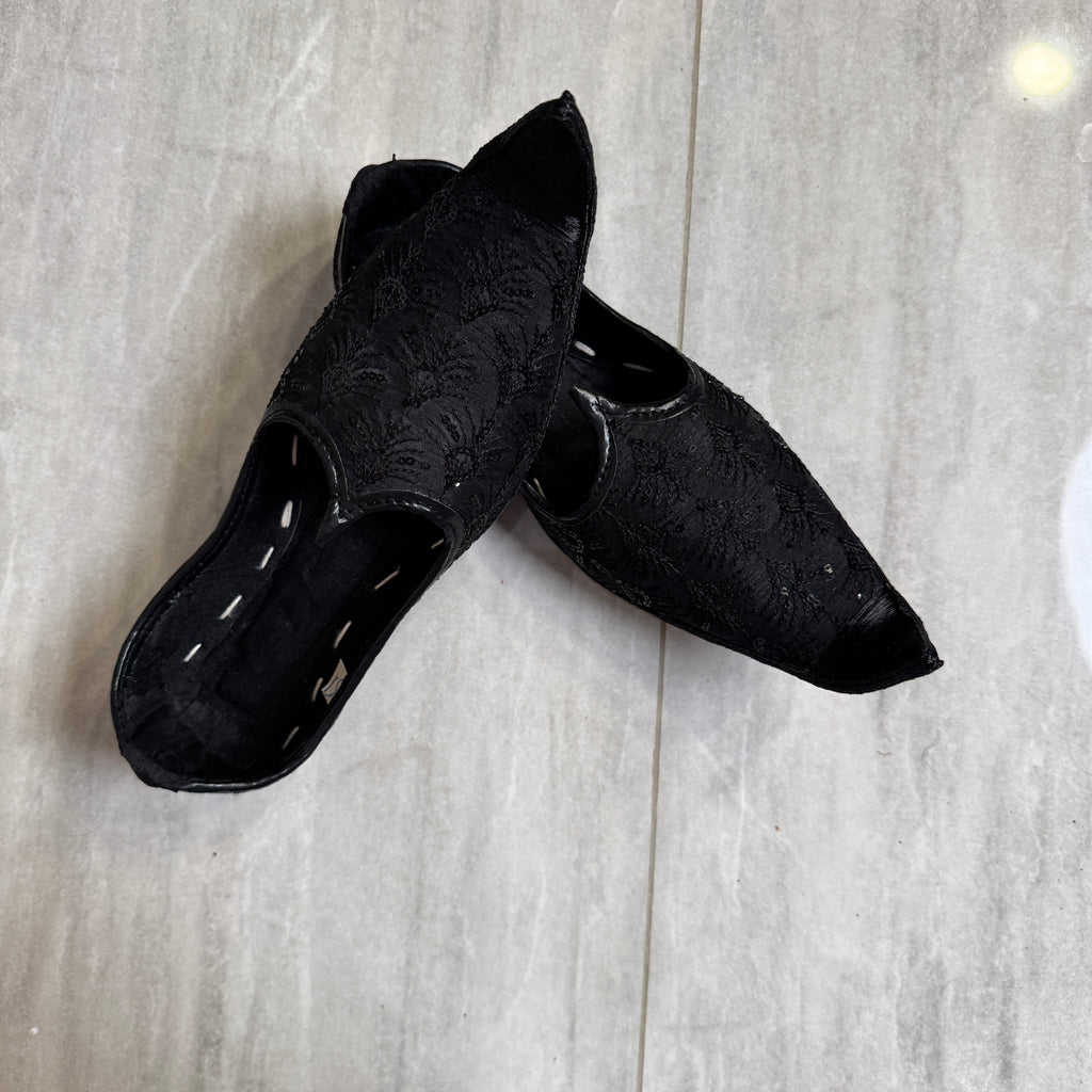 sherwani khussa shoes black – traditional shoes for sherwani for groom
