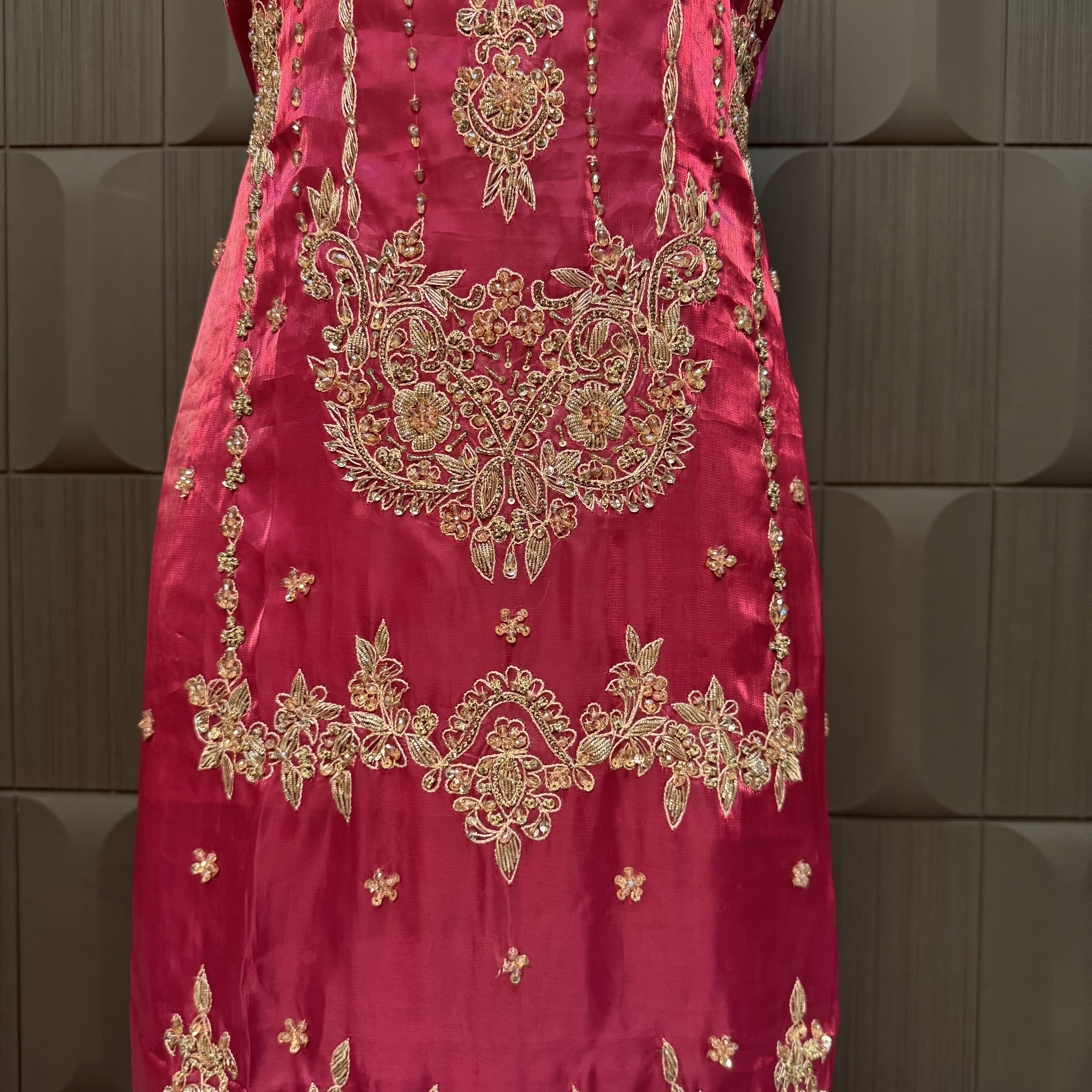 Close-up of kora nakshi jewelry material and sequence handwork on shocking pink party wear shirt – The Akbar Mall