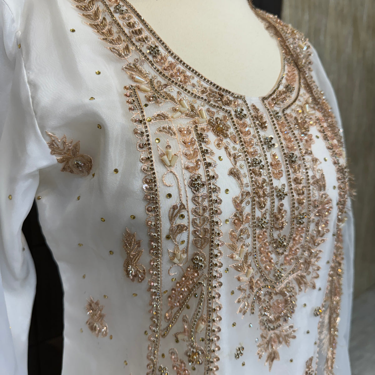 Party wear dresses for girl in Pakistan PW039 shirt close up – hand embroidery detail on white organza tissue nikah suit
