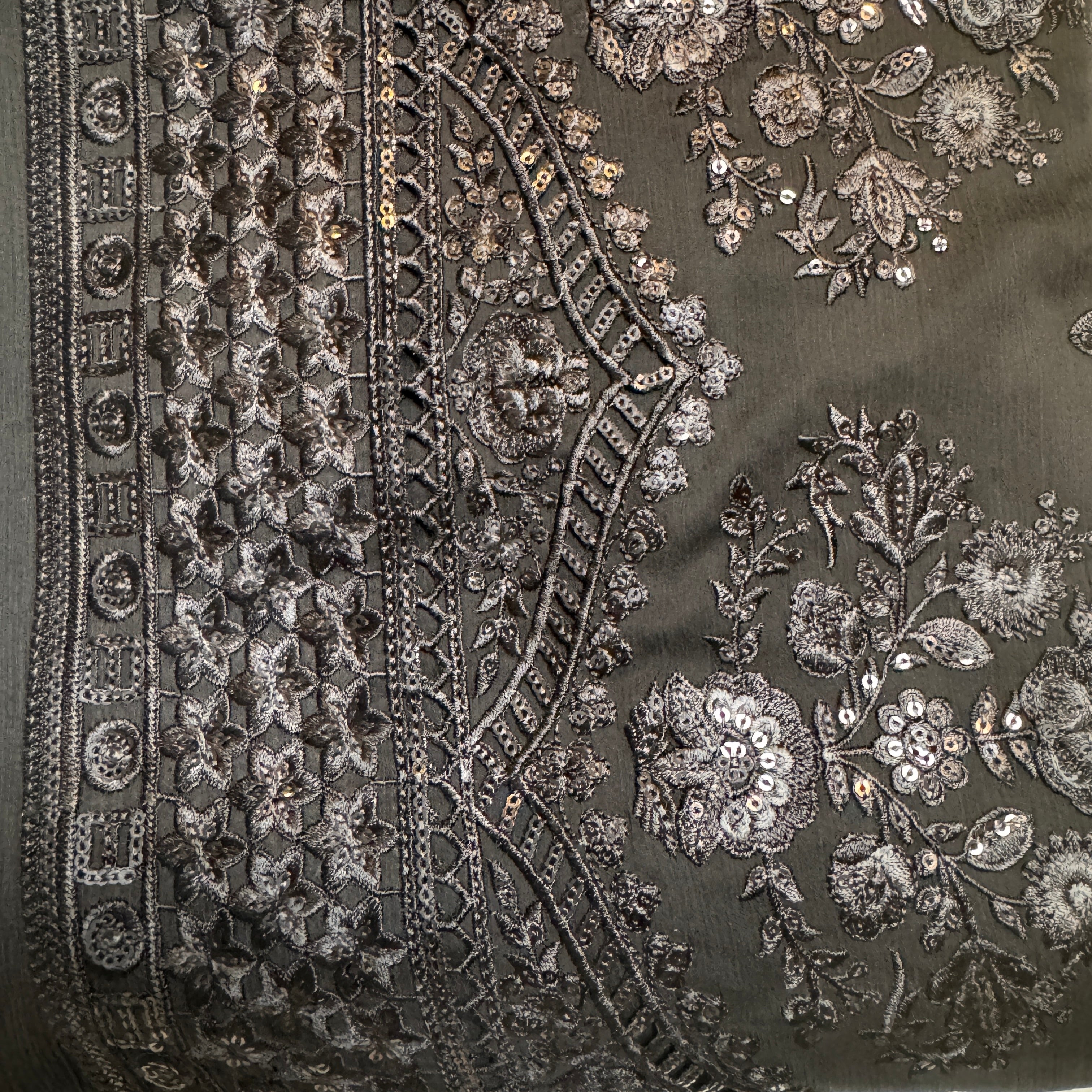 Crinkle chiffon suit PWT004 pencil – crinkle chiffon with embroidery thread work and grip fabric inner Pakistan
