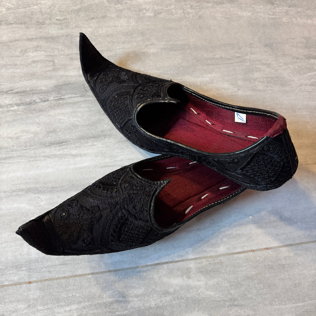 sherwani khussa shoes off white – traditional shoes for sherwani for groom
