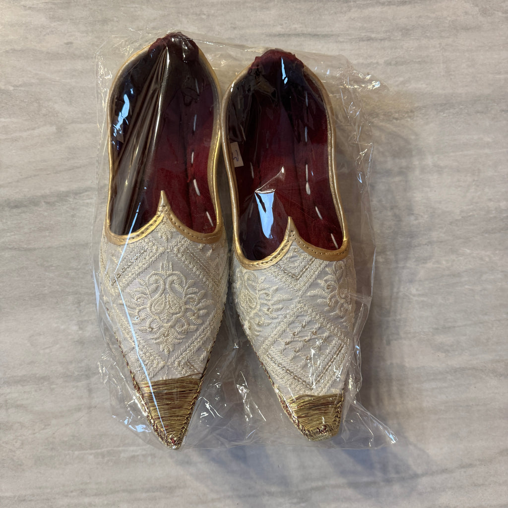 sherwani khussa shoes cream – traditional shoes for sherwani for groom
