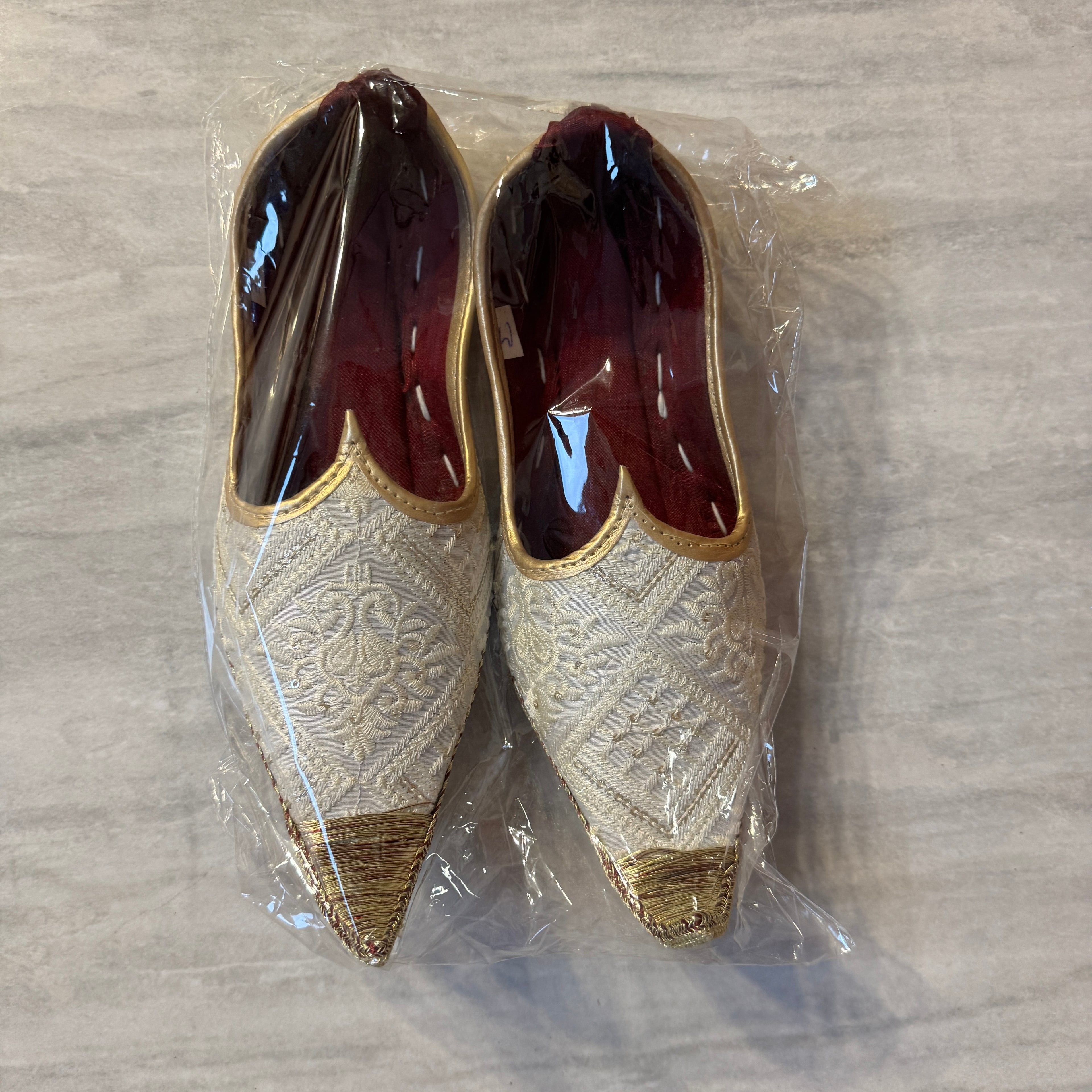 sherwani khussa shoes cream – traditional shoes for sherwani for groom
